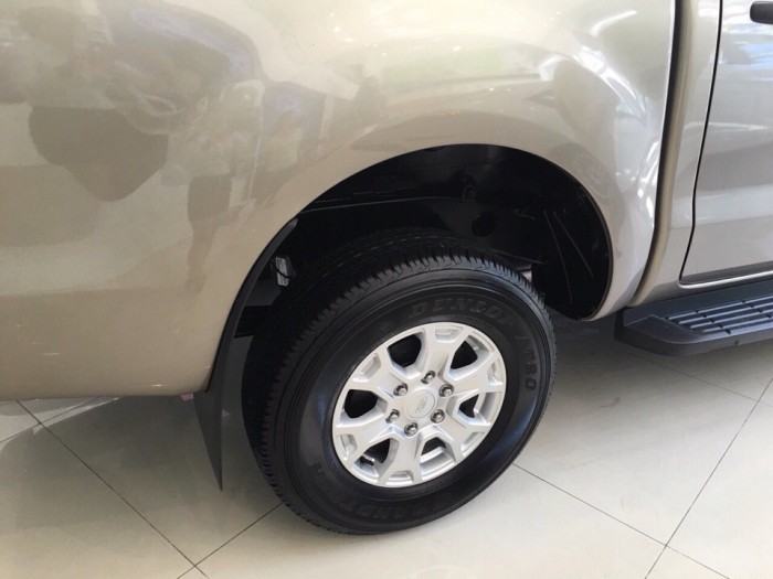 Bán Ford Ranger XLS 2.2AT, một cầu, giao ngay, 660 triệu