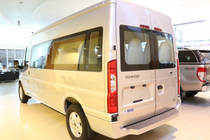 Bán Ford Transit 16 chỗ bản cao cấp, 880 triệu, giao xe ngay