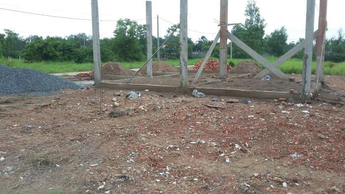 Cần bán gấp 1000m2 đất Bình Chánh.  Ngay mặt tiền đường Tập Đoàn 2 .