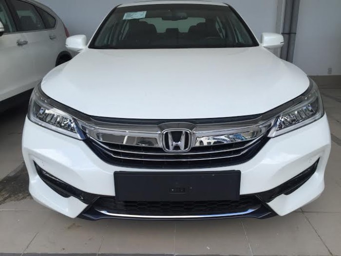 Honda Accord 2016 màu trắng nhập Thái