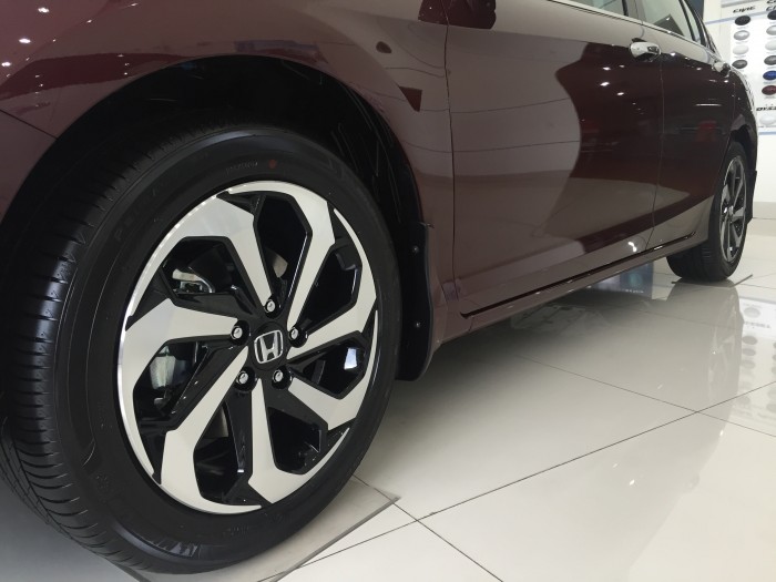Honda Accord 2016 màu đỏ nhập Thái