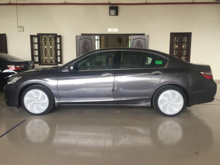 Honda Accord 2016 màu ghi xám nhập Thái