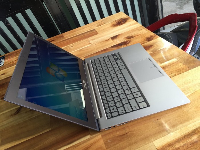 Laptop asus ultralbook zenbook UX31E, i5, 4G, ssd128G, zin100%, giá rẻ