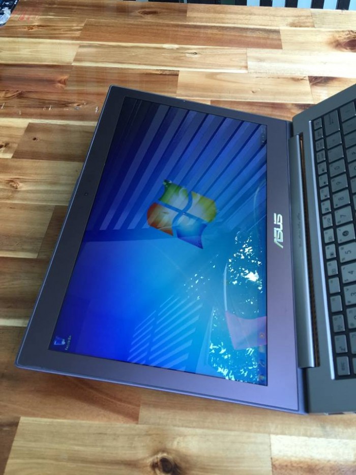 Laptop asus ultralbook zenbook UX31E, i5, 4G, ssd128G, zin100%, giá rẻ