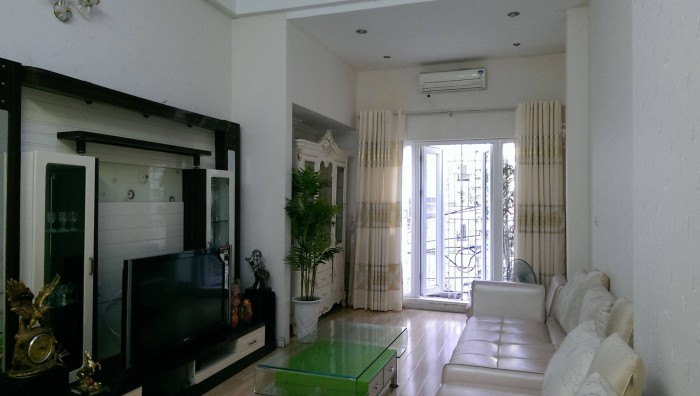 Bán nhà khu phân lô Hoàng Mai, Mai Động. DT 55m2x2t Giá 3,5 tỷ. mt 4,3m. Ôtô vào nhà
