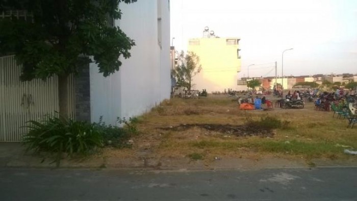 Đất chính chủ tại ngã 3 Giồng dt 100m2