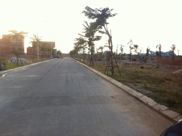 Đất đẹp - Đường rộng - Có sổ đỏ - KĐT Nam cầu Nguyễn Tri Phương