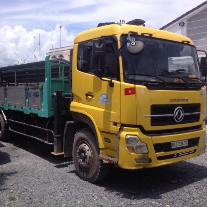 Bán xe tải dongfeng 3 chân gắn cẩu gấp 5 tấn đời 2012