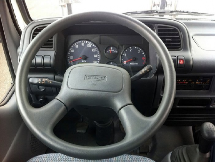 Xe tải Isuzu 2T2 thùng mui bạt ( Vào thành phố được)