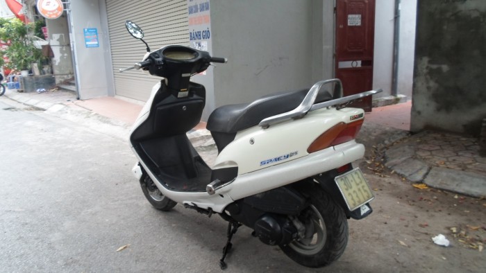 Honda spacy màu trắng biển HN giá 7,5 triệu