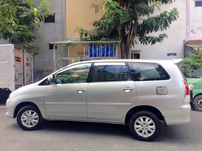 Bán TOYOTA IONNOVA 2.0G 2010 cũ màu bạc