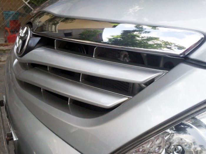 Bán TOYOTA IONNOVA 2.0G 2010 cũ màu bạc