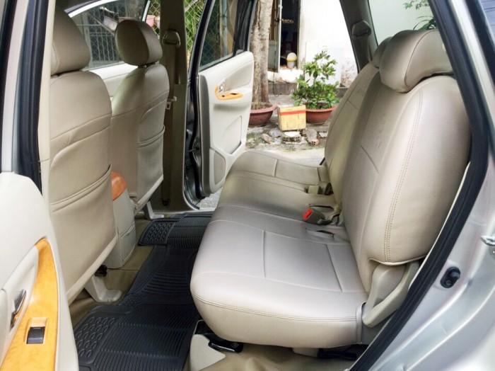 Bán TOYOTA IONNOVA 2.0G 2010 cũ màu bạc