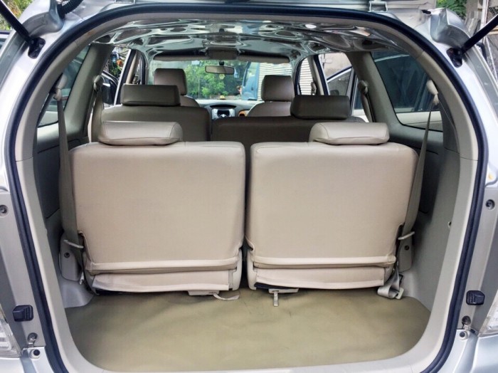 Bán TOYOTA IONNOVA 2.0G 2010 cũ màu bạc