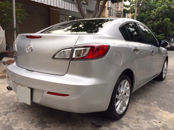 Bán MAZDA 3 cũ, màu bạc bản full options