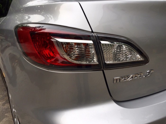 Bán MAZDA 3 cũ, màu bạc bản full options