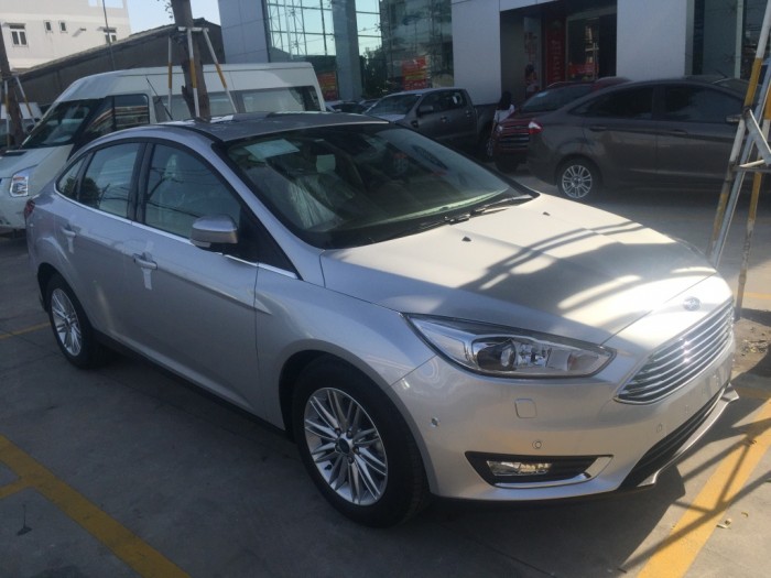 Ford Focus Titanium động cơ Ecoboost 1.5L, tặng BHVC, hỗ trợ vay vốn 85%, liên hệ để có giá tốt nhất