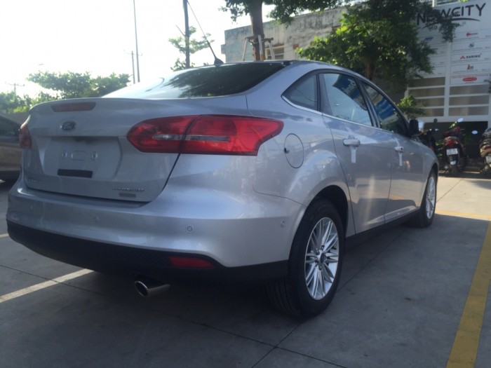Ford Focus Titanium động cơ Ecoboost 1.5L, tặng BHVC, hỗ trợ vay vốn 85%, liên hệ để có giá tốt nhất