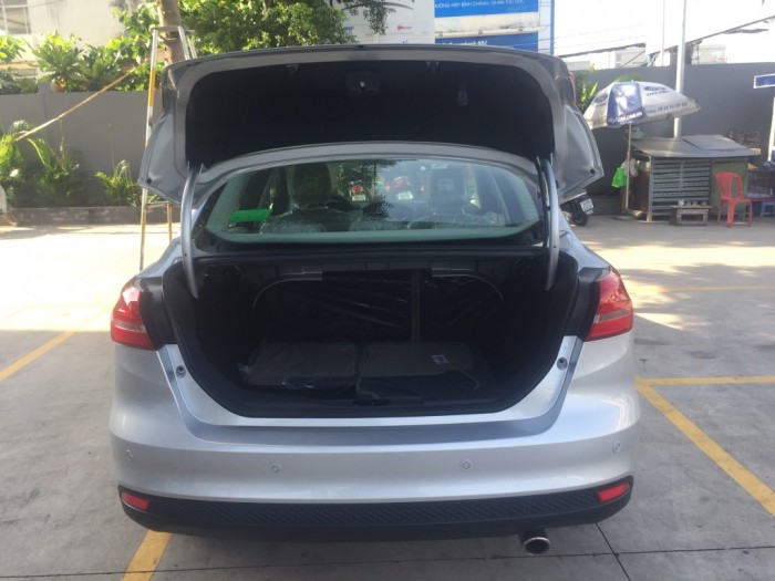 Ford Focus Titanium động cơ Ecoboost 1.5L, tặng BHVC, hỗ trợ vay vốn 85%, liên hệ để có giá tốt nhất