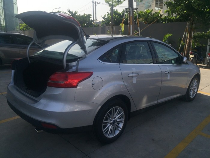 Ford Focus Titanium động cơ Ecoboost 1.5L, tặng BHVC, hỗ trợ vay vốn 85%, liên hệ để có giá tốt nhất