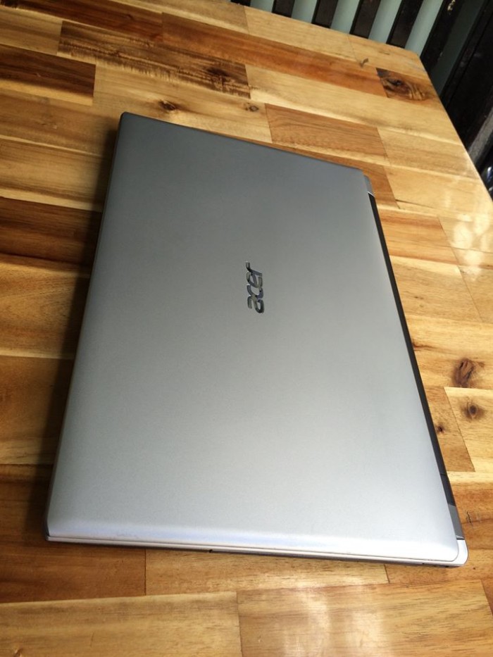 Laptop Acer V5-551G, quad core A8, 4G, 500G, vga 1.5G, giá rẻ