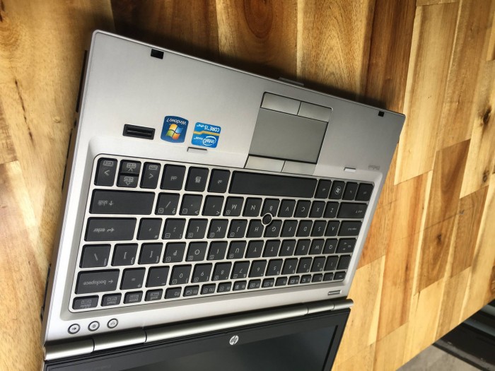 Laptop HP 2560p, i5, 12in, pin khủng 7h, zin100%, giá rẻ