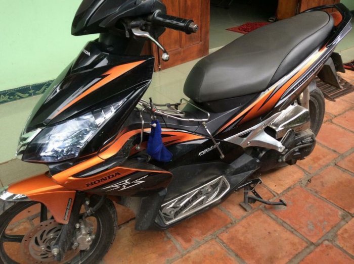 Cần bán xe ab thái đời 2011