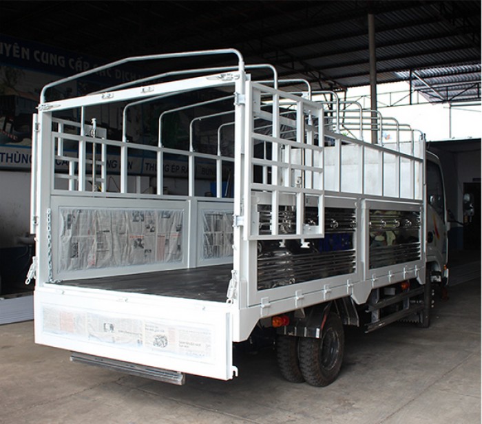 Xe tải Veam VT252 tải trọng 2T5 tổng tai duới 5T thùng dài 4m1
