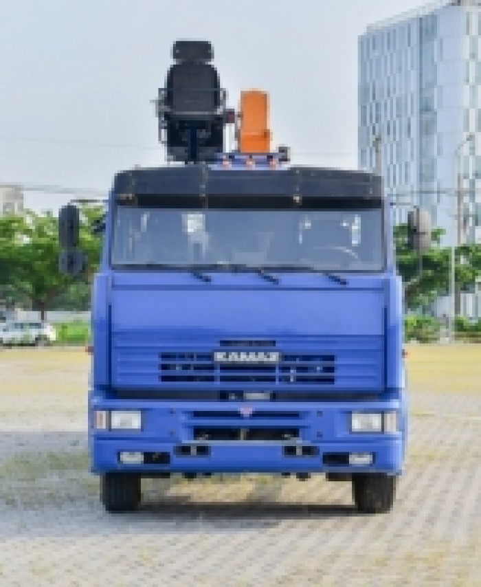 65117 6x4 tải Kamaz gắn cẩu tải trọng 14 tấn, giá rẻ cạnh tranh