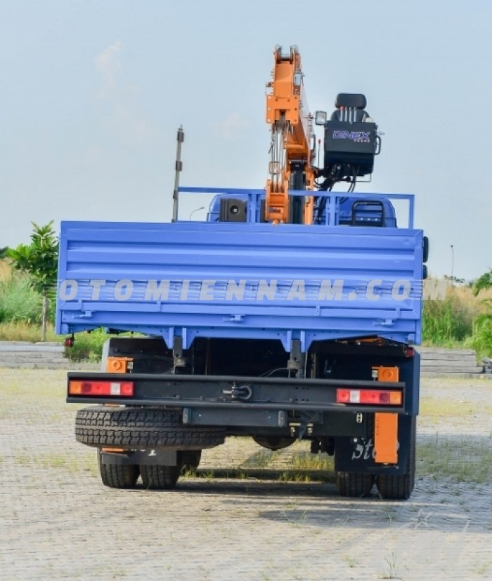 Tổng đại lý Kamaz Việt Nam, bán xe tải Kamaz 65117 gắn cẩu giá 1 tỷ 813 triệu