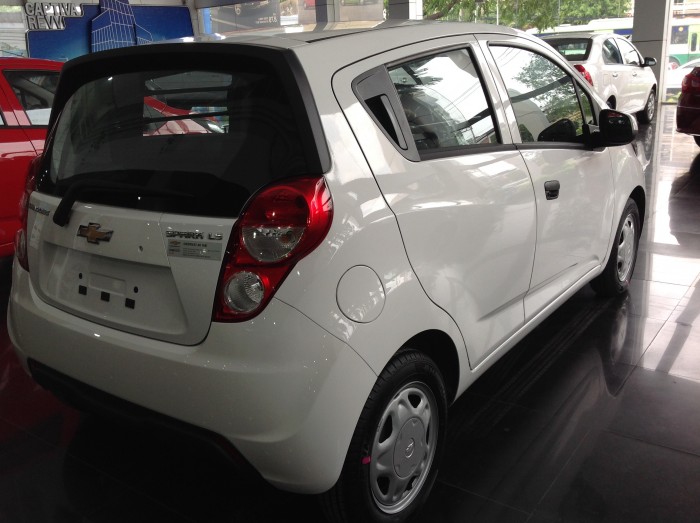 Hot hot ! xe chevrolet spark Dou khuyến mãi lớn - hỗ trợ vay 100%