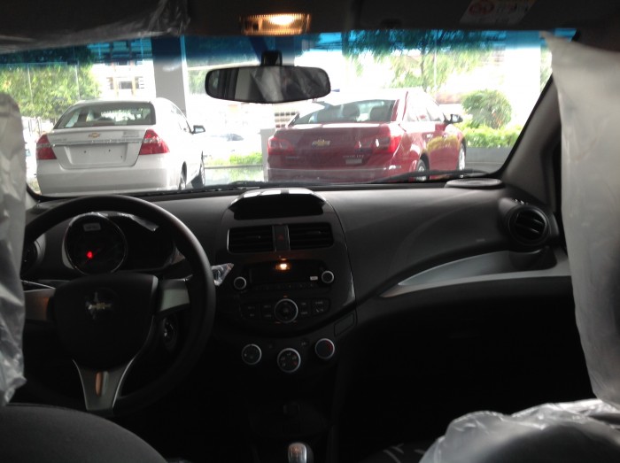 Hot hot ! xe chevrolet spark Dou khuyến mãi lớn - hỗ trợ vay 100%