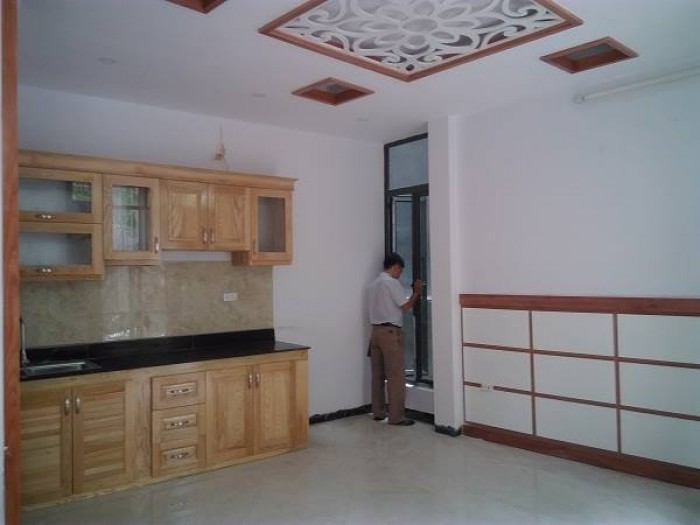 Bán nhà ngõ phố Cự Lộc, Thanh Xuân ngay ngã tư sở. Dt 40m2x5t, Giá 3,8 Tỷ