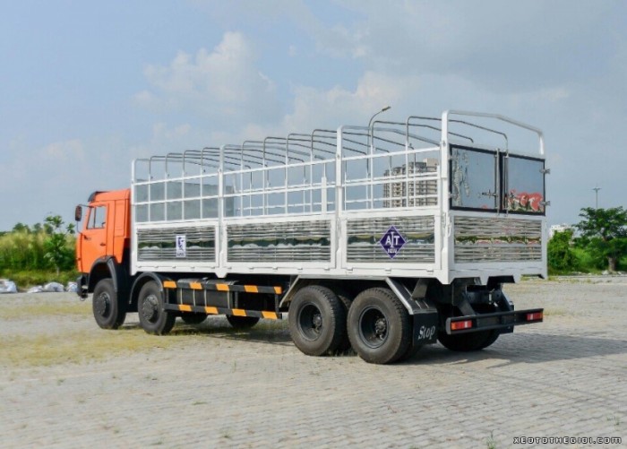 Cung cấp Xe tải Kamaz 6540 20 tấn 8x4 thùng mui bạt thùng dài