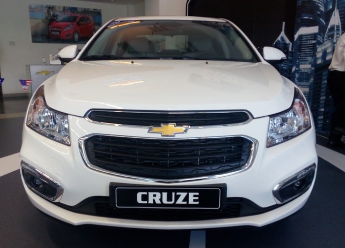 Chevrolet Cruze 1.8  hộ trợ vay 100%