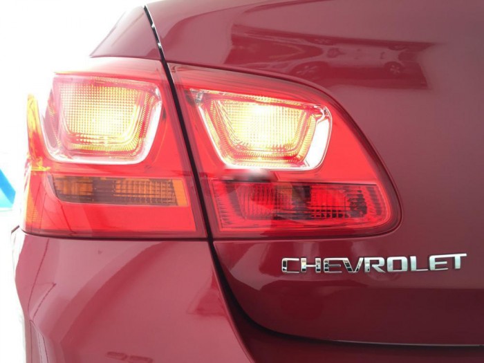 CHEVROLET AVEO1.5 LT giảm giá trực tiếp