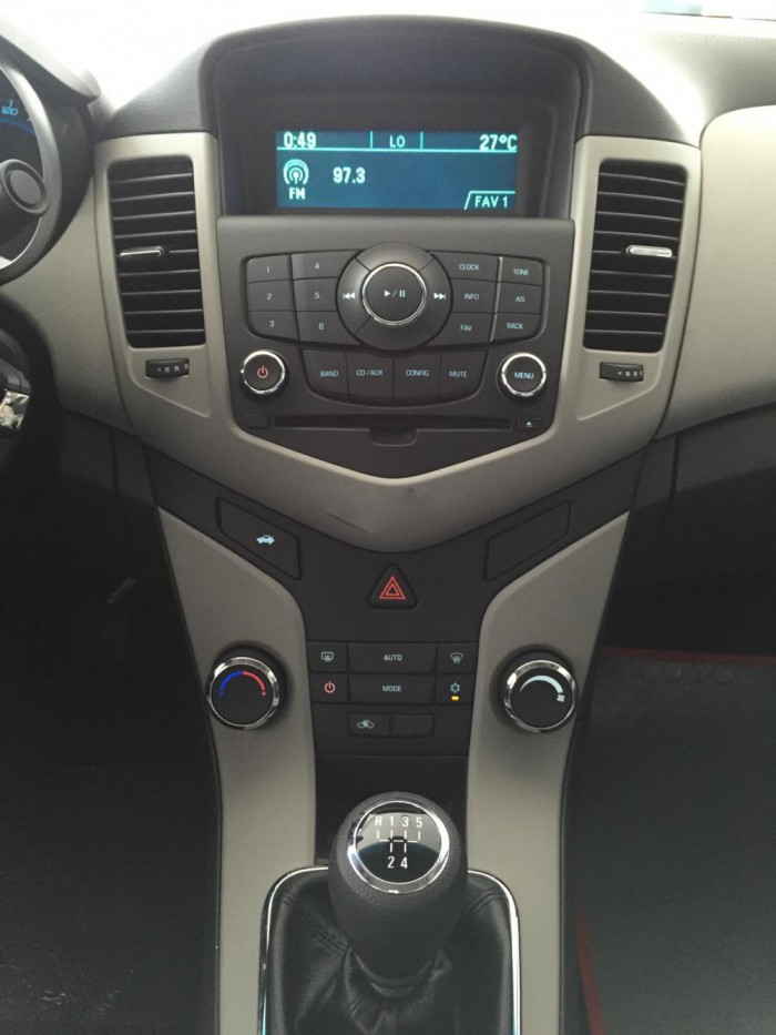 CHEVROLET AVEO1.5 LT giảm giá trực tiếp