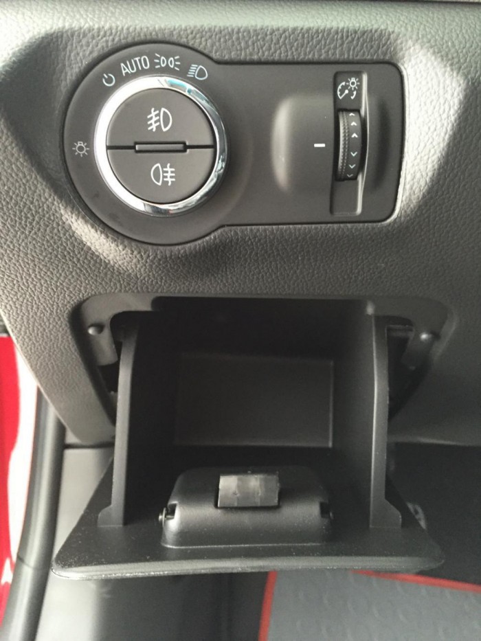 CHEVROLET AVEO1.5 LT giảm giá trực tiếp