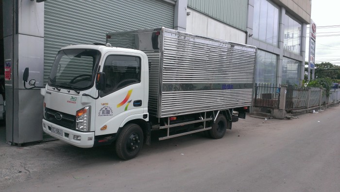 Tải 1tấn VT100 đi đường thành phố