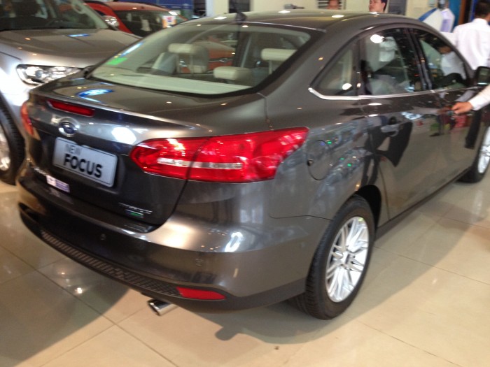 Ford Focus Titanium 2016 1.5L Ecoboost, xe đẹp, giao ngay, hỗ trợ ngân hàng 85%