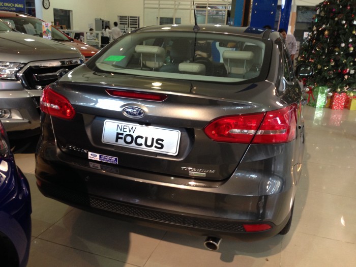 Ford Focus Titanium 2016 1.5L Ecoboost, xe đẹp, giao ngay, hỗ trợ ngân hàng 85%