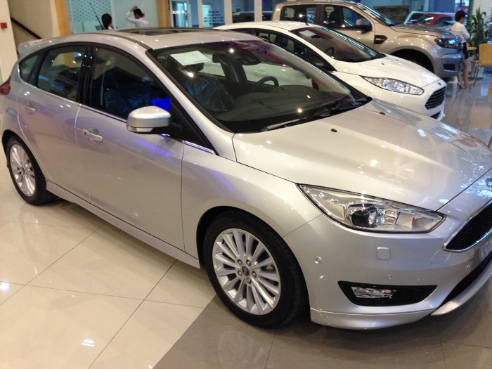 Ford Focus Sport 1.5L Ecoboost đủ màu, có xe giao ngay, hỗ trợ vay 85%, lãi suất thấp