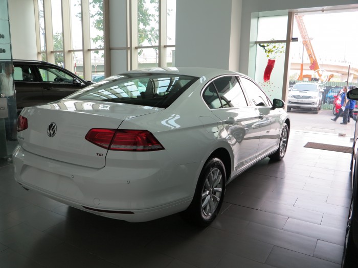 Volkswagen Passat phiên bản GP 2016, giá tốt, ưu đãi lớn