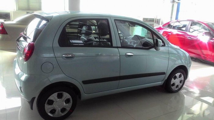 Chevrolet Spark giá tốt.Hỗ trợ vốn 95% lãi xuất thấp, khuyến mãi hấp dẫn trong tháng.