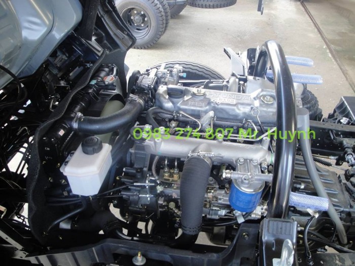 Xe tải hyundai HD700, tải trọng 7 tấn 1, Đời 2016, xe có sẵn giao ngay.