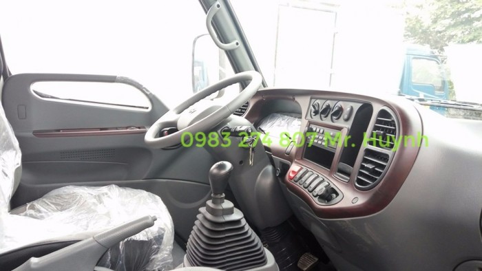 Xe tải hyundai HD700, tải trọng 7 tấn 1, Đời 2016, xe có sẵn giao ngay.