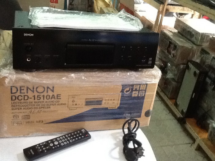 Bán chuyên CD denon 1510 AE màu đen  điện 220v còn  98%mới hàng tuyển chọn từ nhật về