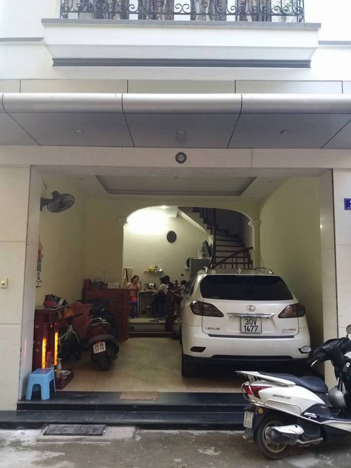 Nhà Chùa Láng 5 tầng 3 mặt thoáng, Mt 4,5m,ô tô,kinh doanh
