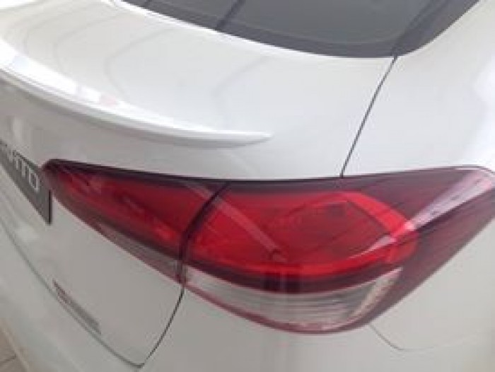 Kia Cerato giá cực rẻ