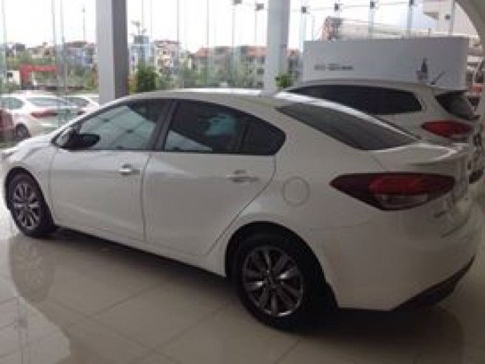 Kia Cerato giá cực rẻ